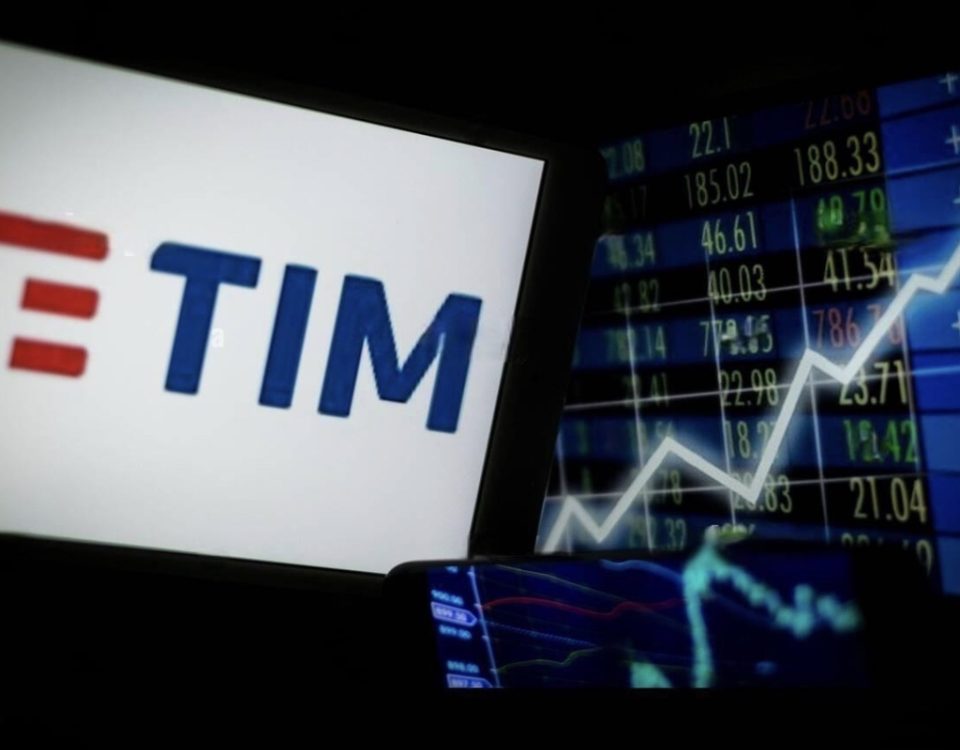 Small investor group seeks seat on Telecom Italia's revamped board