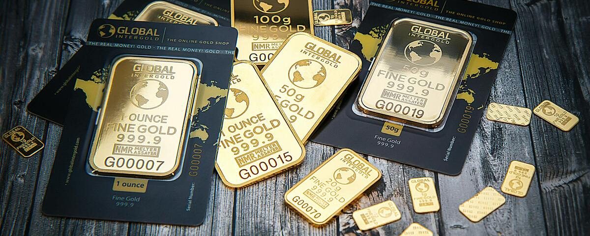 Gold Prices Near $2,300 Breakdown Amid Ongoing Interest Rate Concerns